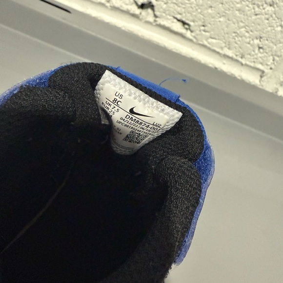 Nike sneakers size 8C toddler - Picture 5 of 5